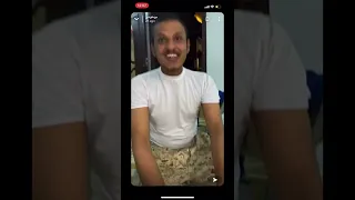 توه طالع من الدورة العسكرية ، حتى الكلام ماهو عارف كيف يتكلم و يتصرف 😂😂😳😳🤦🏻‍♂️🤦🏻‍♂️