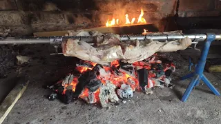 Teleće pečenje na ražnju, početak pečenja