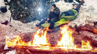 НОЧЬ ПОД СКАЛОЙ в жуткий холод. БЕЗ ЕДЫ под открыты небом СЛОМАЛСЯ СНЕГОХОД