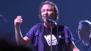 PEARL JAM  :  "Long Road" -  Viejas Arena / San Diego, California  (May 3, 2022)