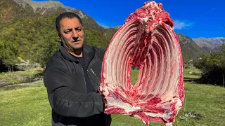 An Incredible Dish Cooked Inside The Ribs! Life in the Mountains of Azerbaijan