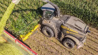 Black New Holland FR920 & New Holland T7 Black Edition, CaseIH Optum 300 CVX | Corn Silage 2021