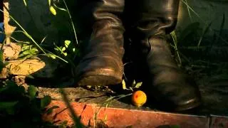 Soviet juft marine (morpekh) boots vs an apple - take 1