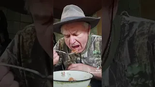 На перекус мяса цыплёнка, приятного всем аппетита.