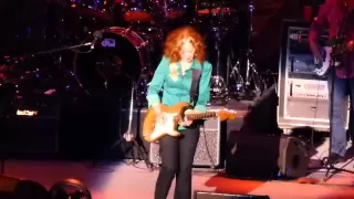 Bonnie Raitt, feat. Mike Finnigan, "I Got News For You"