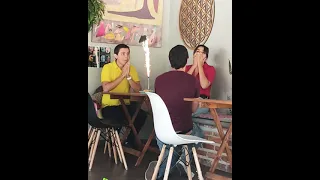 sorprende a novia infiel con el amigo de su pareja😱