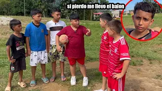 niño egoista no le gustaba perder jugando futbol y esta lección aprendió