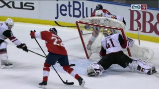 Smith hauls down net to try and stop goal, it counts anyway