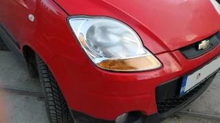 Changing bulb in front headlight for Chevrolet Spark / Matiz, audio: English