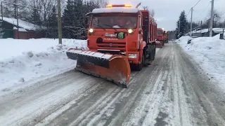 Уборка улицы Зелёная в Екатеринбурге (п. Шувакиш) 31.01.2024