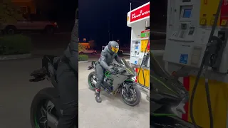 INSANE Sound on Kawasaki Ninja H2 Straight Piped