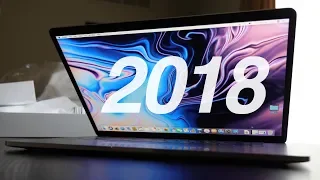 New 2018 MacBook Pro Unboxing: True Tone, Better Speakers & 3rd-Gen Keyboard!