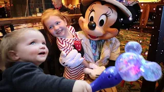 NiKO in DiSNEYLAND!! Minnie Mouse meets the kids and family for an Ultimate BEST DAY EVER!