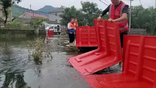 Mountain top flooding control barrier water block diverting with Denilco flood barrier