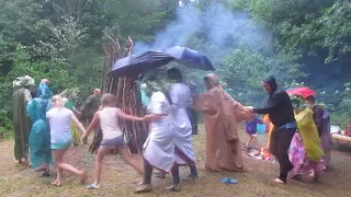 Разожжение купальского костра в дождь. Ахтырский лес 24 06 2018.