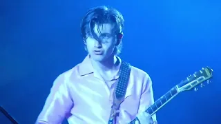 alex turner twixtor (i forgot which concert this was tho sorry)