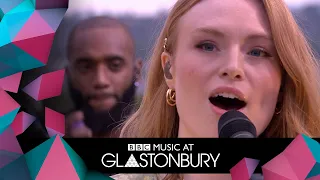 Freya Ridings performs Castles in acoustic session at Glastonbury 2019