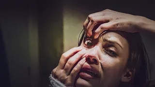 بنت تجري عملية لزراعة عين كاملة لكنها تبدأ برؤية الاشباح والاموات لتعرف ان العين لساحرة | the eye