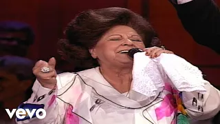 Bill & Gloria Gaither - I Hold a Clear Title to a Mansion [Live] ft. The Happy Goodmans