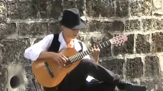 Amazing Street Guitarist in Paris