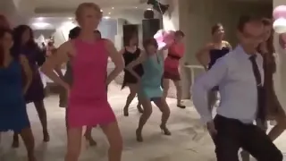 Crazy dance on russian wedding (+18)-ZJ8H9tymNqs.mp4