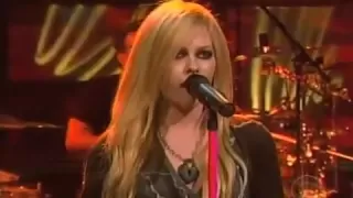 Avril Lavigne - Hot  (live) [HQ]