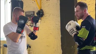 Комбинация двойка на руках с подшагом и ударом левой ноги в печень от 💪🏻🥊