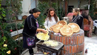 For Guests Creative Idea Baking Bread Noodle Bean Pilaf and Chicken on Stones