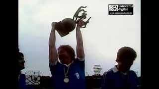 Bilder des Triumphes! Übergabe des FDGB-Pokals an den 1. FC Magdeburg in Berlin, 28.04.1979