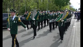 Abmarsch nach der Messe.  Bezirksjungschützentag 2024 in Stürzelberg