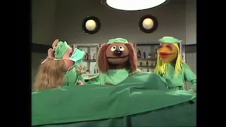 The Muppet Show - 118: Phyllis Diller - Veterinarian’s Hospital: Loaf of Bread (1976)