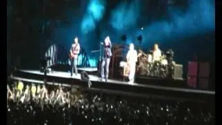 U2 360° Live Roma 2010: 01+02 - Return of The Stingray Guitar + Beautiful Day