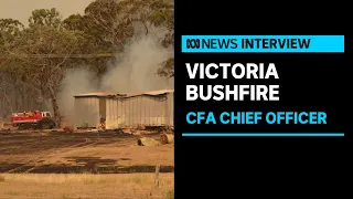 State of emergency as firefighters battle out-of-control bushfire in Victoria's west | ABC News