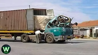 Tragic! Ultimate Near Miss Video Biggest Trucks Crashes Filmed Seconds Before Disaster !