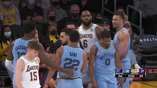 LeBron James Fights Grizzlies Player As Trash-Talk&Does This!