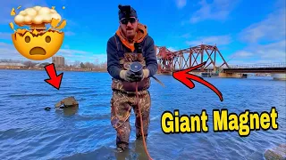 Tossing Giant Magnets - What Will I Find? (Magnet Fishing)