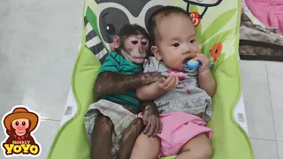 YoYo JR helps dad assemble a new chair for sister