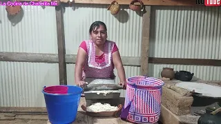 🌽🌽 Así se preparan ricas tortillas de elote con su atole agrio de nuestra cosecha😃😃