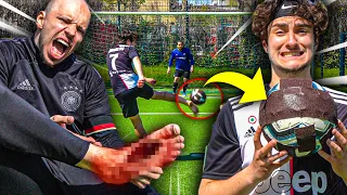 KICK NIEMALS DIESEN BALL! *schmerzhafteste Fußball Challenge*