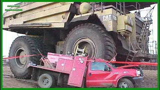 Dangerous Idiots Operator Dump Truck Fail Work. Best Truck Disaster Compilation. Heavy Duty Truck #4