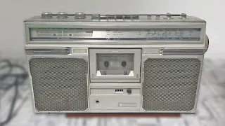 Hitachi TRK-7200E  Radio Tape Player