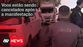 Caminhoneiros bloqueiam acesso ao aeroporto de Cumbica