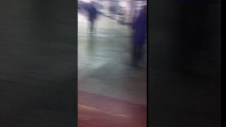 Копия видео "Странный чувак в метро"