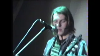 Антон Гачин разогревает группу Alter E.G.O., 1995 год.