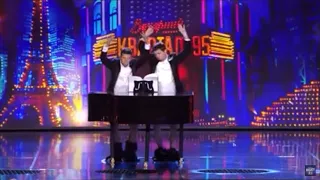 Zelensky plays Ukrainian anthem on piano with his penis #standwithukraine