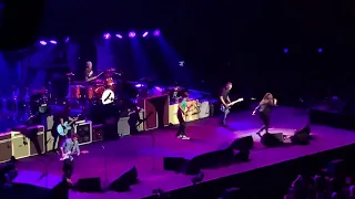 Foo Fighters w/ Alanis Morissette & Chad Smith “You Oughta Know” Taylor Hawkins Tribute (09/27/2022)