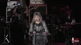 Suzi Quatro Accepts the Icon Award at the 2020 She Rocks Awards