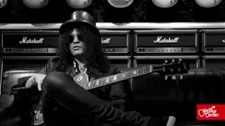 Slash mentions Elliot Easton as one of his favorite guitar players.