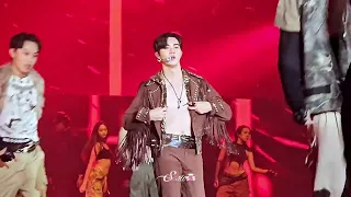 [Fancam] Rover - 𝐙𝐞𝐞 Day 1 #ZeeNuNewConcertDay1 #ZeeNuNew1stConcert #zeepruk #ZeeNuNew