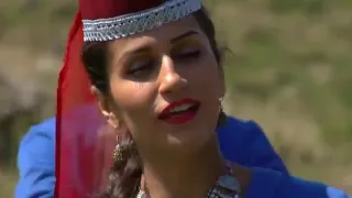 "Noubar" ensemble - Siretsir u charar indzi (Armenian folk song)
